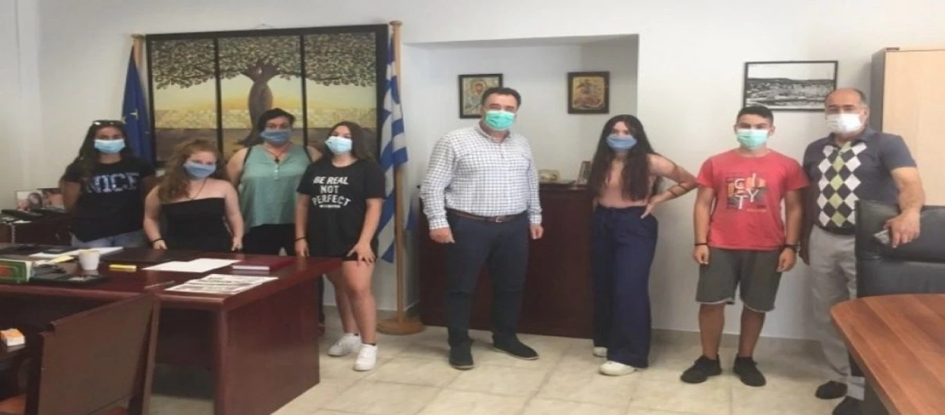 Αξιοθαύμαστη πρωτοβουλία μαθητών στη Μυτιλήνη: Δώρισαν τα λεφτά της εκδρομής της για μάσκες